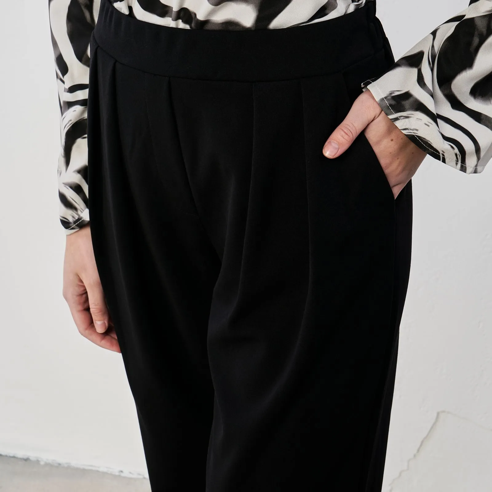 Long Black Pants with Pockets
